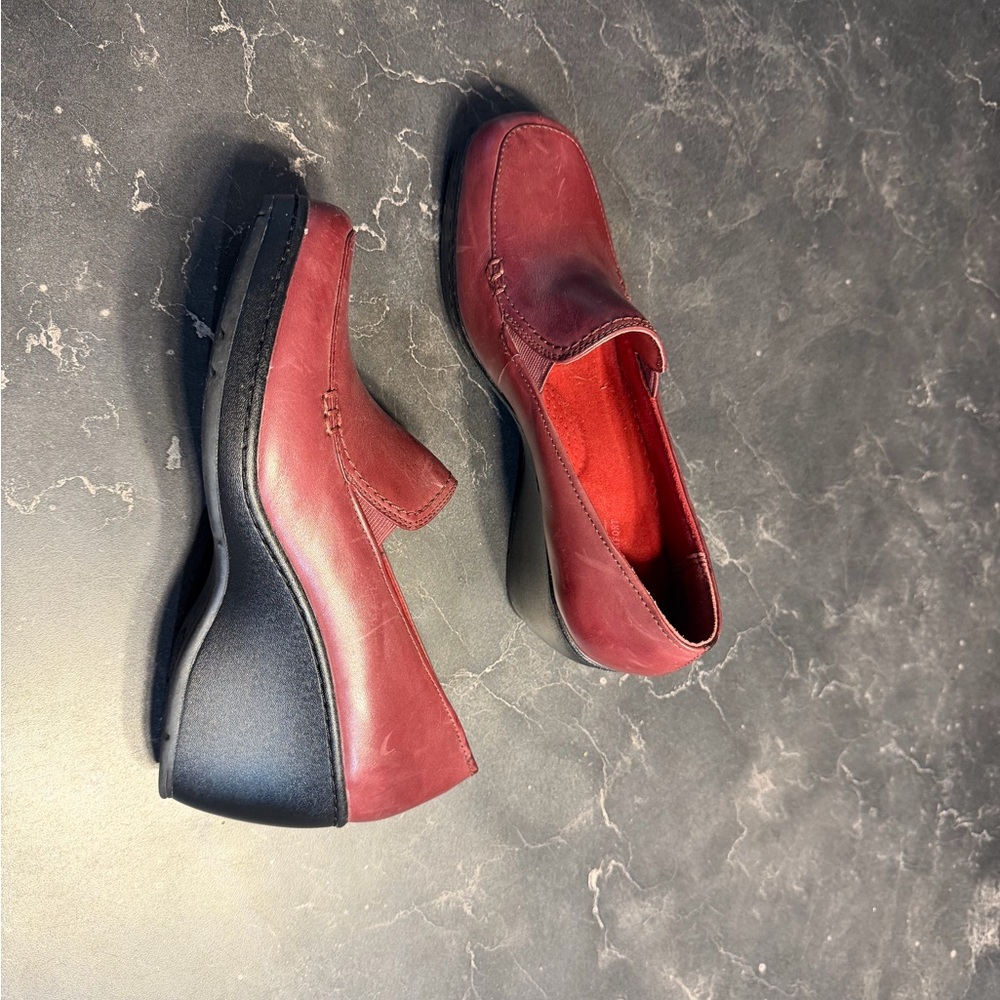 Women Ultimate Comfort Leather Slip-On Dress Shoes